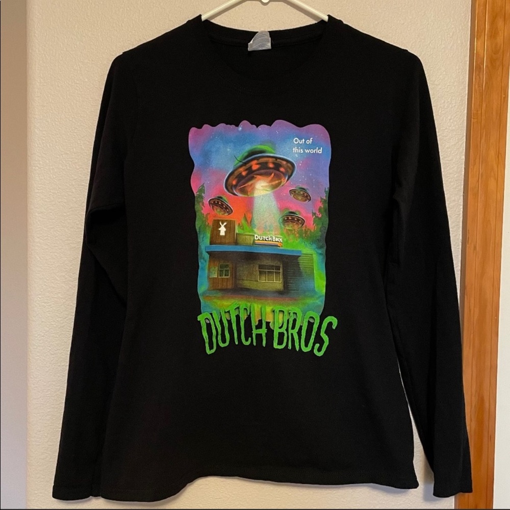 Woman’s CL longe sleeve dutch Bros shirt